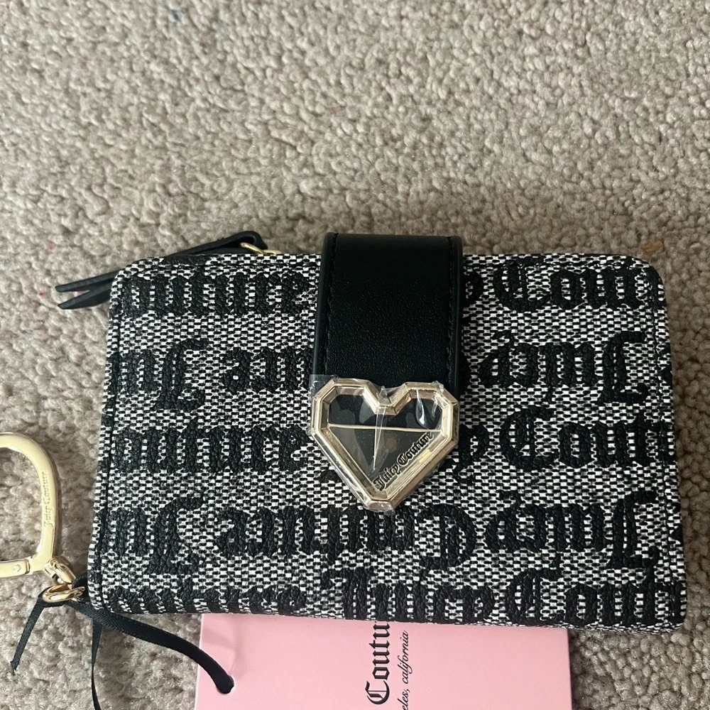 Juicy Couture Wallet - Picture 1 of 10
